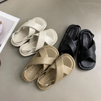 2023 Летняя прохладная Мягкая кожа Sa Wind с ассортиментом женских сандалий с новой полой римской обувью с накладными сандалиями